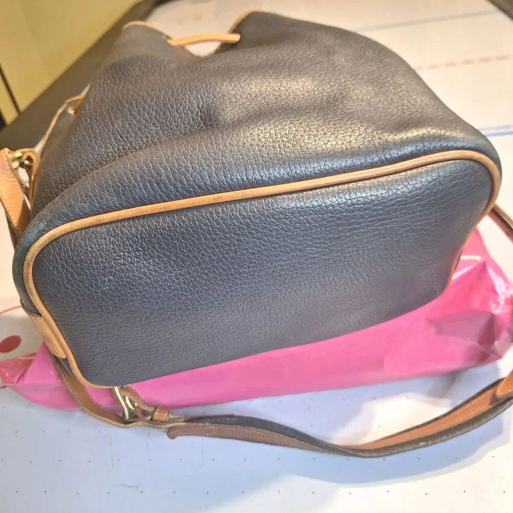Vintage Dooney & Bourke Pebbled All Weather Leather Drawstring  Shoulder Bag - Picture 6 of 16